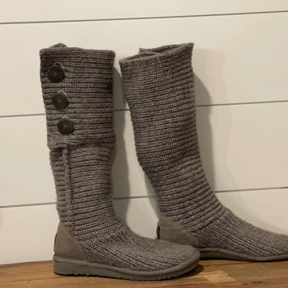 COPY - Ugg Classic Cardy Knit Boot SIZE 8